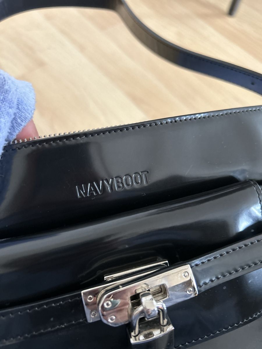 Navyboot Sacs femmes: Navyboot Handtasche aus Lackleder – D'occasion à Zumikon par naiischoen 1