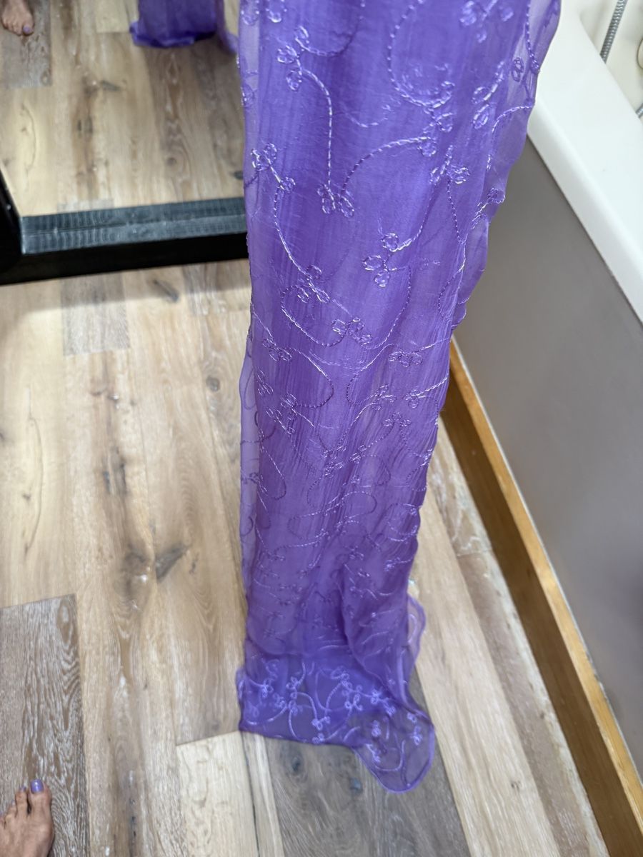 Foulard & Sciarpe: Pretty lilac embroidered throw – Usato da Grund b. Gstaad venduto da PlageNeigeplus 2