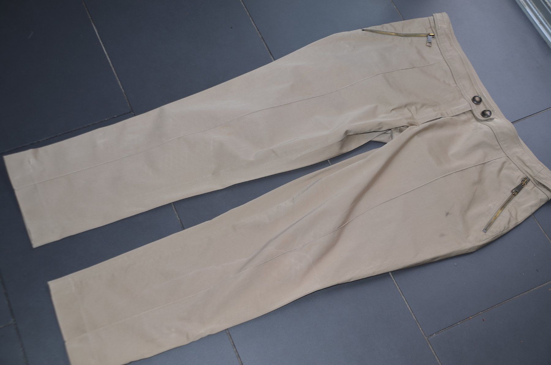Burberry Pantaloni: Burberry  Hose / pantalon .42 – Usato da Collonges venduto da arashee 1