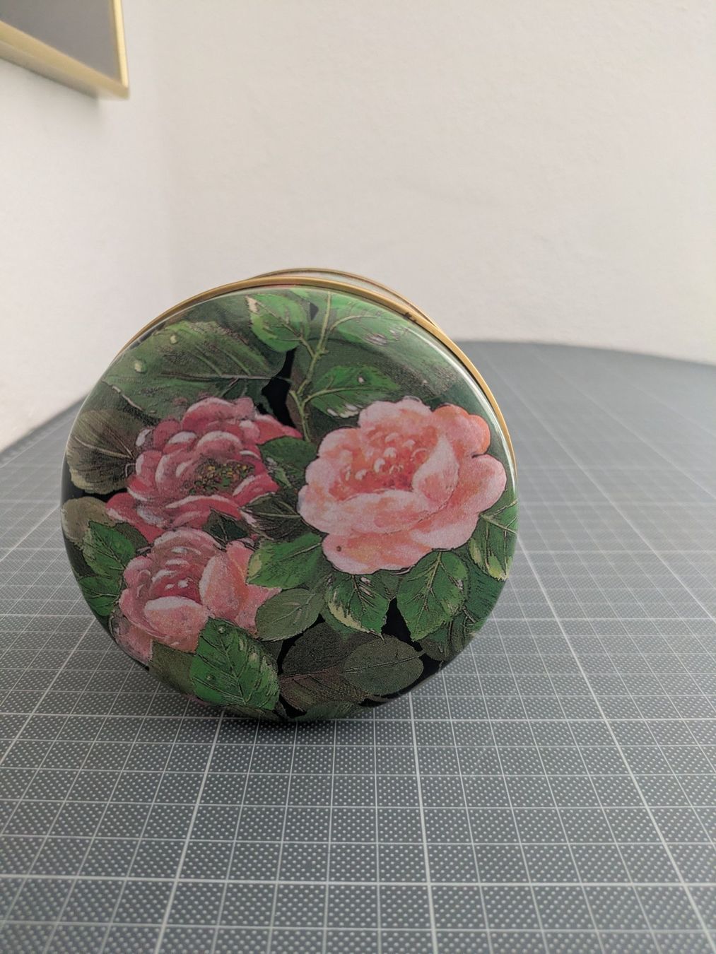 Altro in Decorazioni & Accessori: Dose vintage rosa Rosen Dekor rund blech – Usato da Ermatingen venduto da trendyquitaeten 4