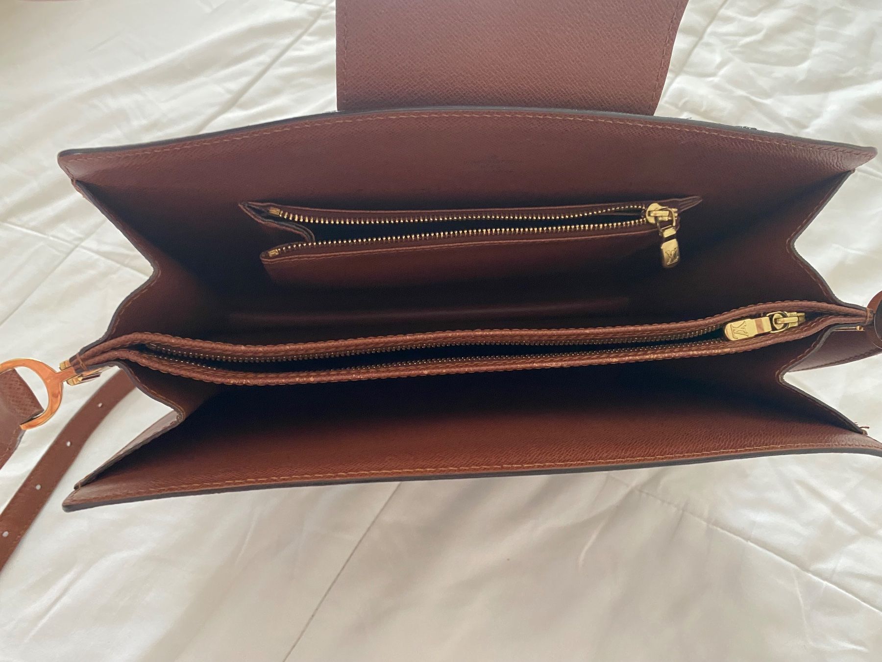 Louis Vuitton Taschen: Louis Vuitton Courcelles Monogram Canvas, 30x24.5cm – Neu (gemäss Beschreibung) aus Winkel von ferrari2022 6