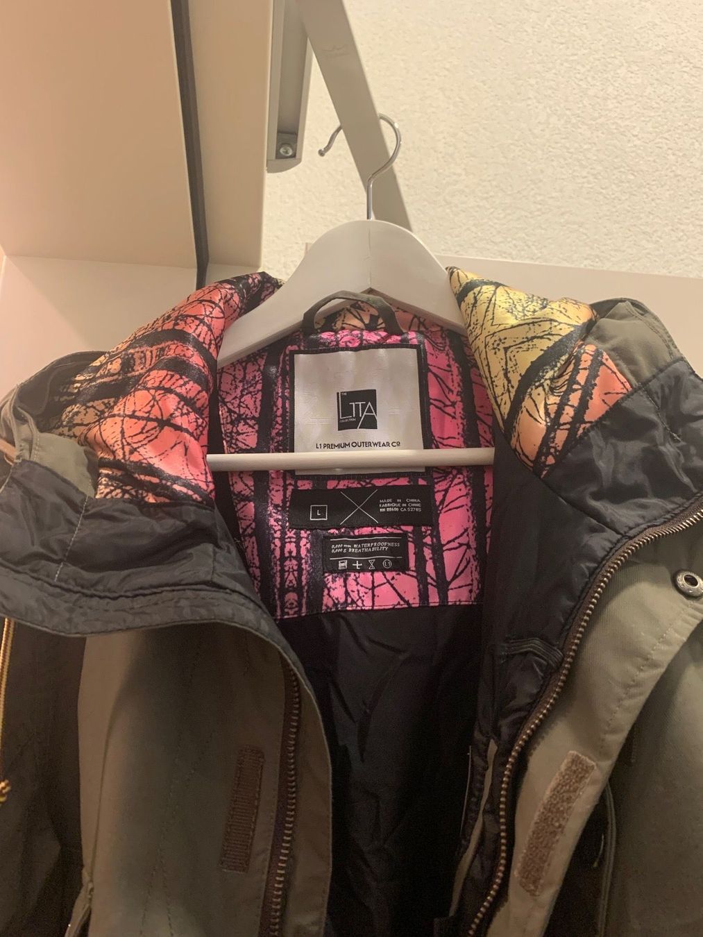 Giacche: NEU Ski/Snowboard Jacke – Nuovo e nell'imballaggio originale da Basel venduto da AVLiving 3