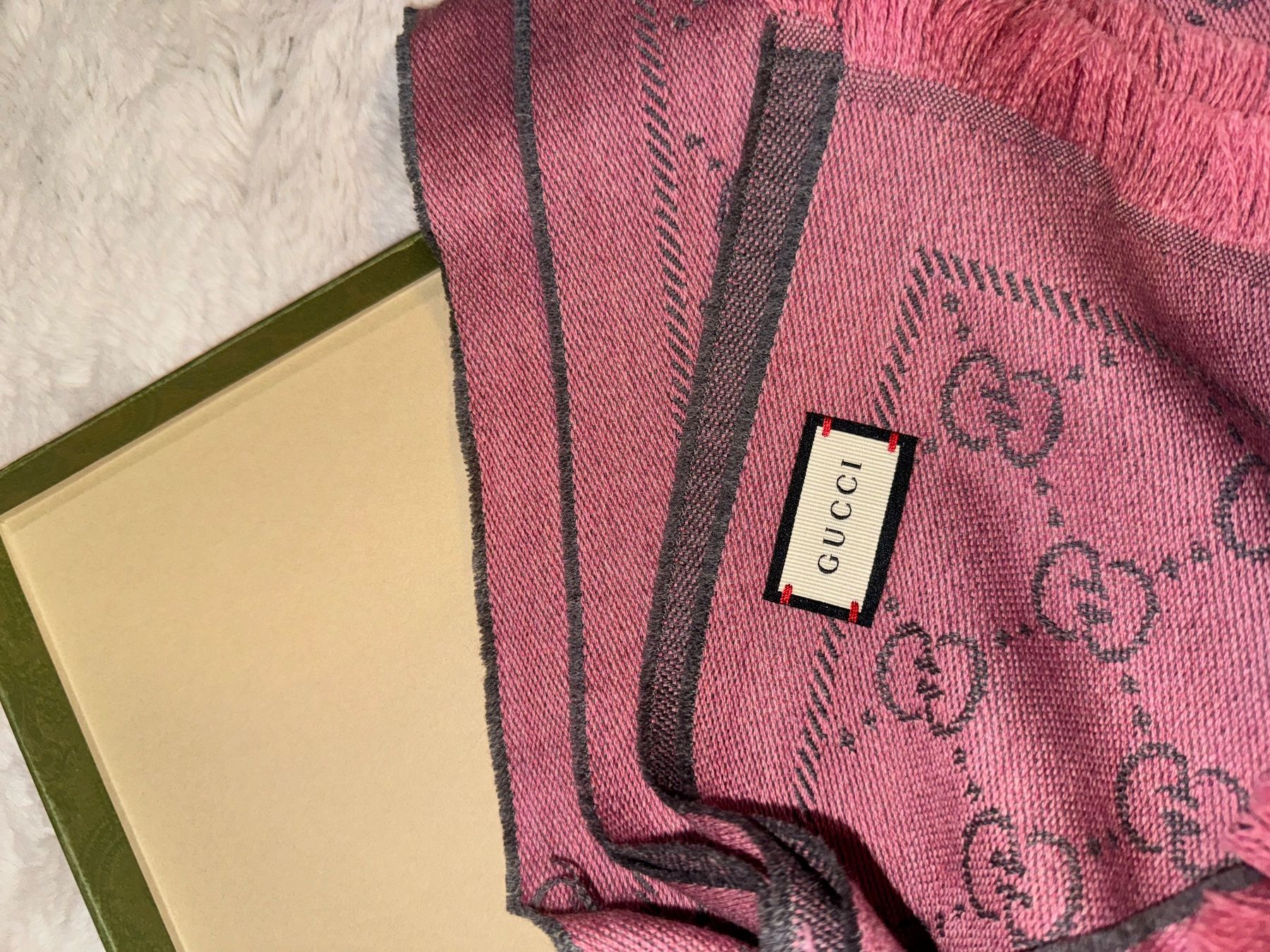 Gucci Foulards, Tücher & Schals: écharpe Gucci – Gebraucht aus Vétroz von em_vyl2 1