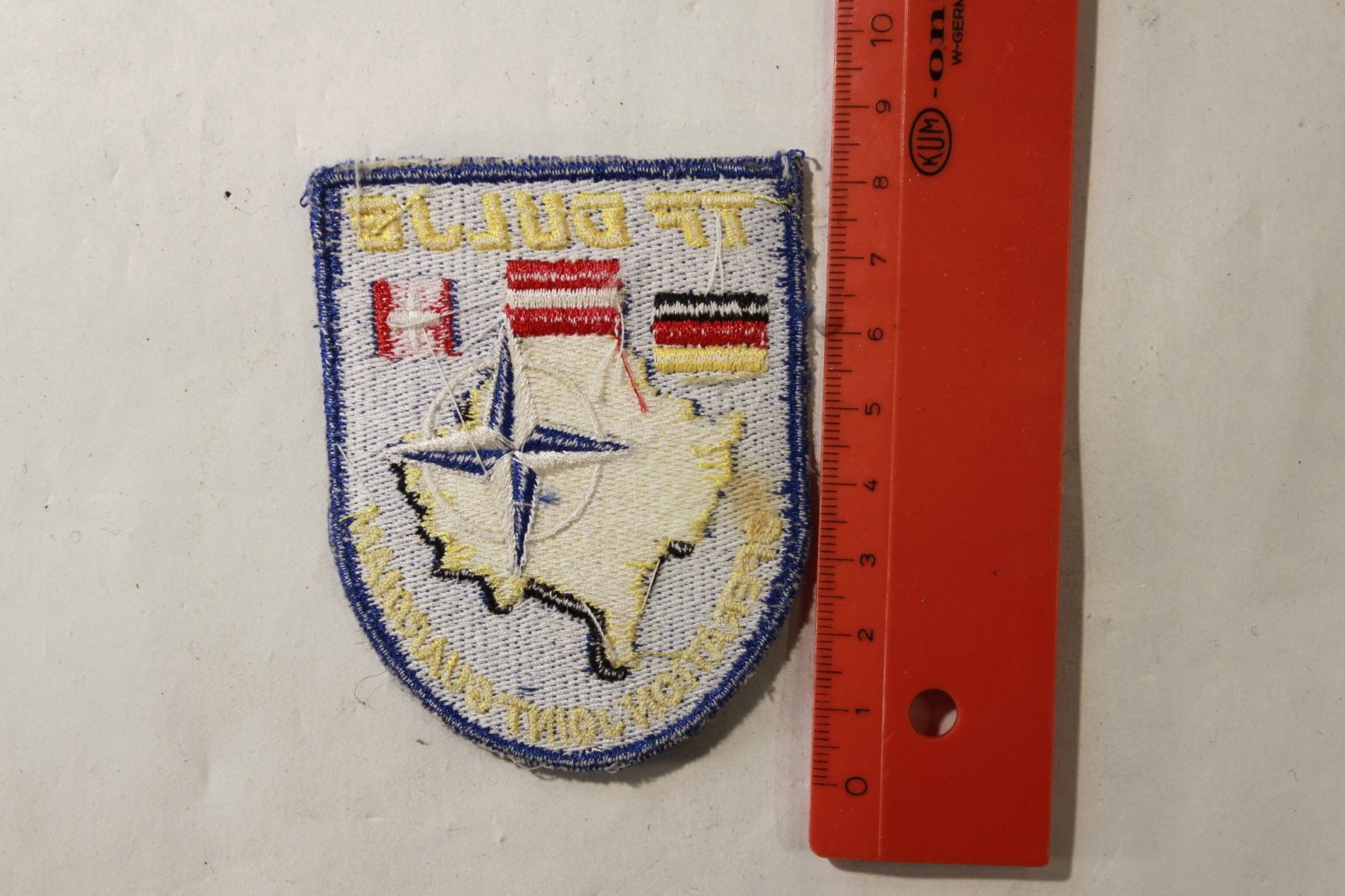 Schweizer Armee Placchette & Badge: badge KOSOVO – Usato da La plaine venduto da 762 1