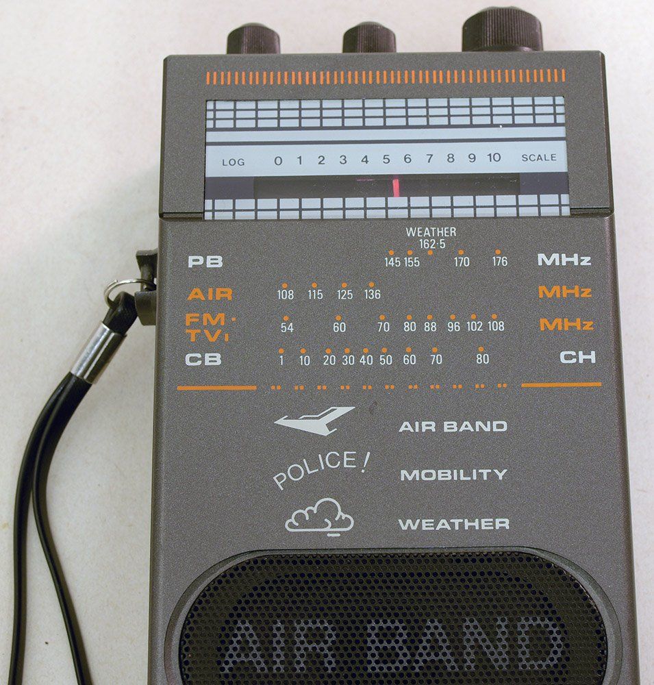 Ricevitori: INTERNATIONAL Multi-Band Compact Radio Receiver – Usato da Zürich venduto da nasowasX 3