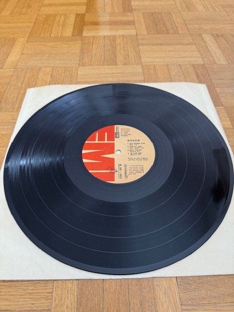 Dischi in vinile: Queen 1973 Same (LP) – Usato da Territet venduto da Yvanz 1
