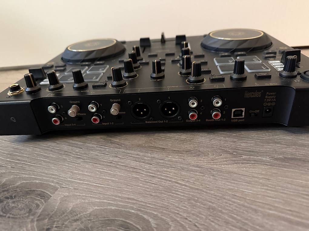 Hercules Console di mixaggio: Hercules DJ Pult RMX2 schwarz-Gold-Controller – Usato da Weite venduto da rickBAT 2
