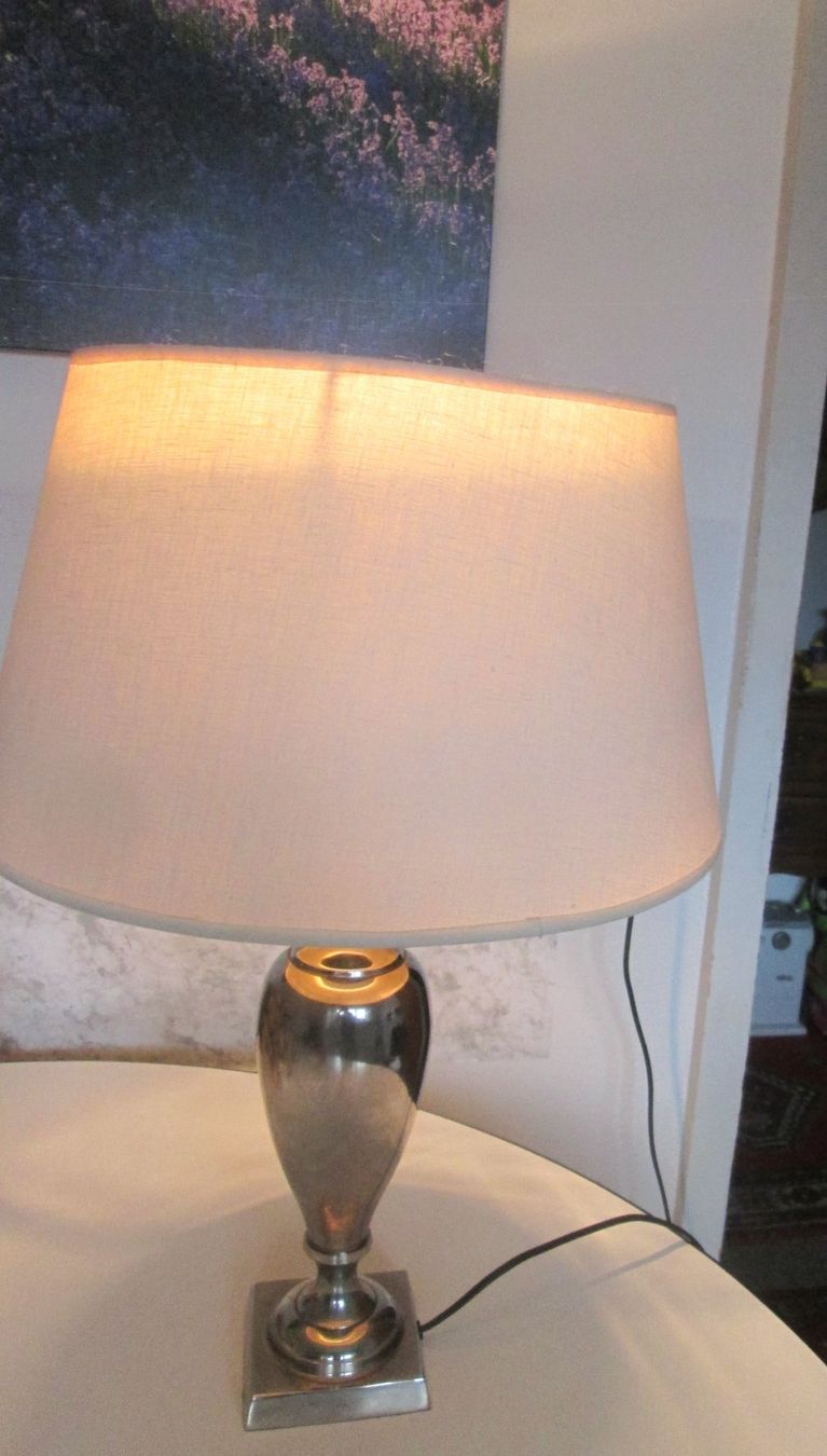 Lampade: Tischlampe aus Metall – Usato da Sementina venduto da babucia 2