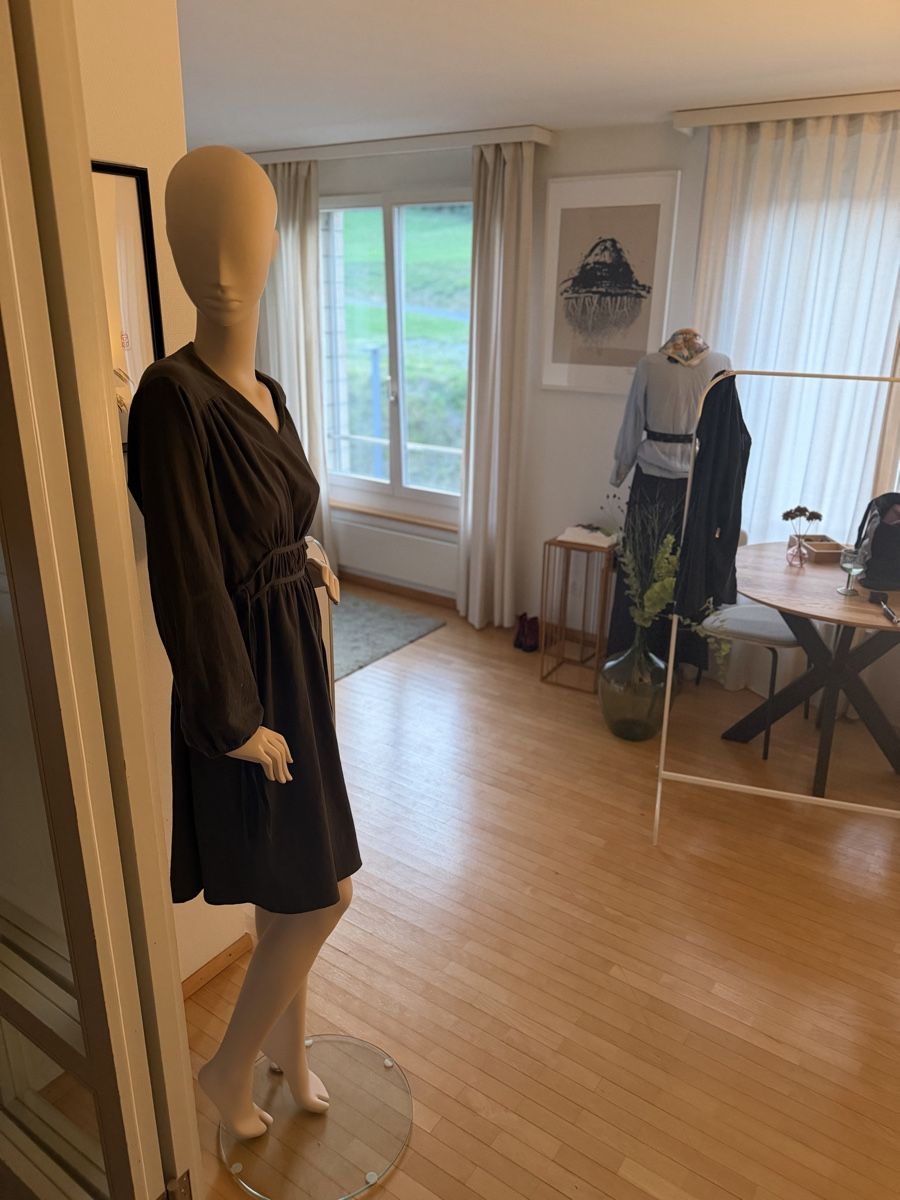 Allestimento di negozi e stand fieristici: Mannequin. Letztes Agebot (Garagereinigung) – Nuovo (secondo la descrizione) da Wollerau venduto da Mara_Mara 2