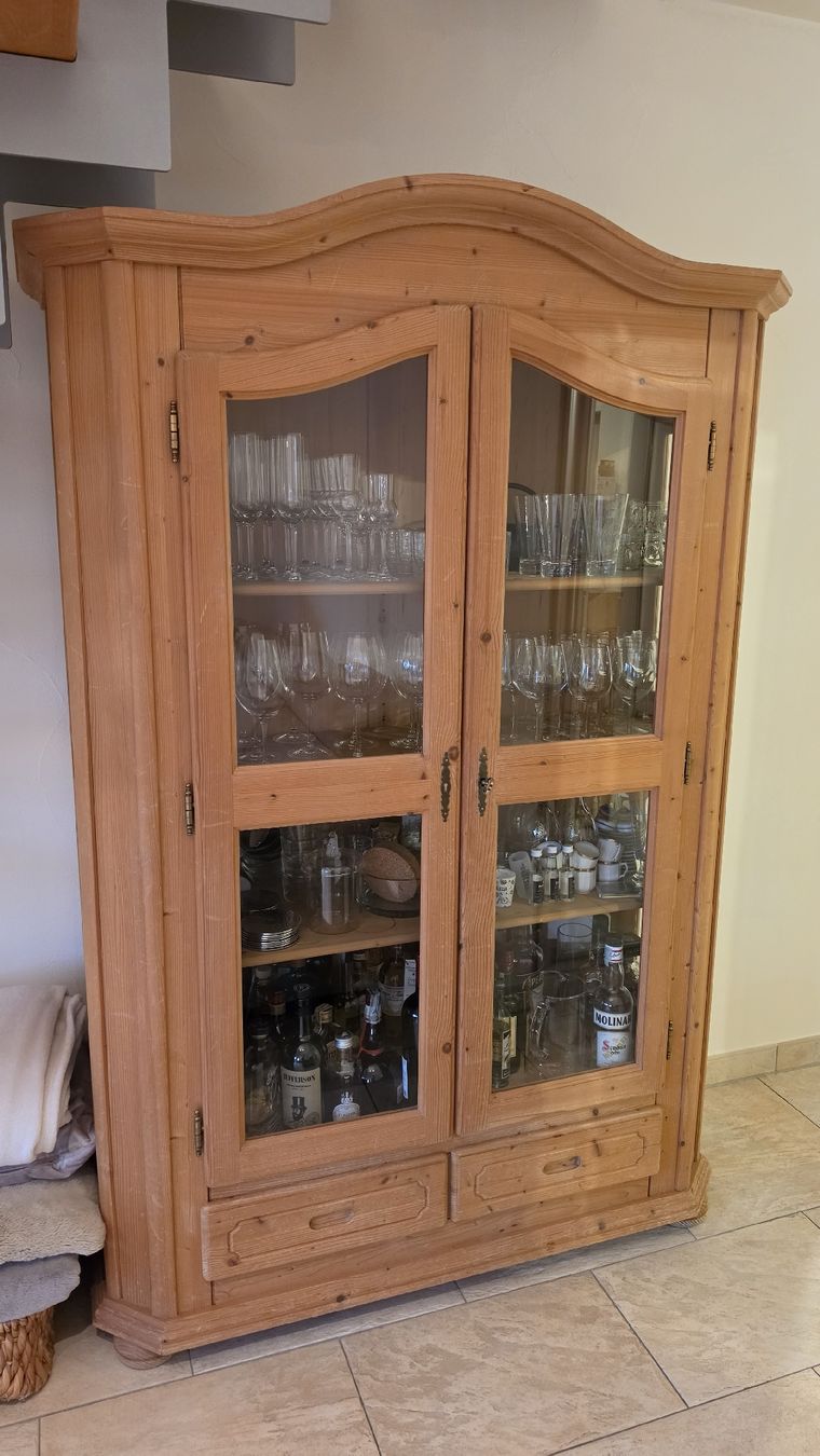 Armadi: Bauernschrank Vitrine – Usato da Rickenbach b. Wil venduto da mangopassion91