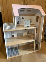Puppenhaus aus Holz gebrauchter Zustand