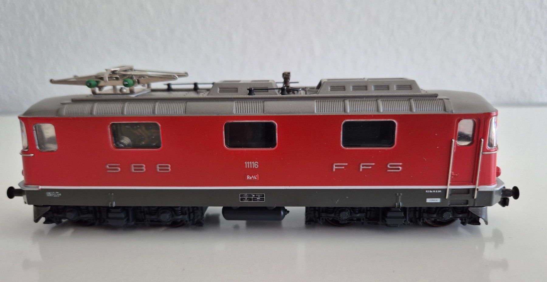 SBB/CFF/FFS Modelleisenbahnen: HAG H0 162  SBB Re 4/4 II  rot – Gebraucht aus Zug von storsi 1