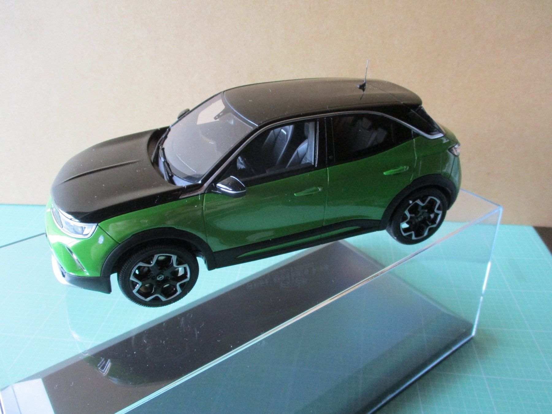 Opel Modellini d'auto: Opel Mokka-E  Nr. 938 / 999 Modellauto – Nuovo e nell'imballaggio originale da Ottikon Gossau ZH venduto da hokuspokus 4