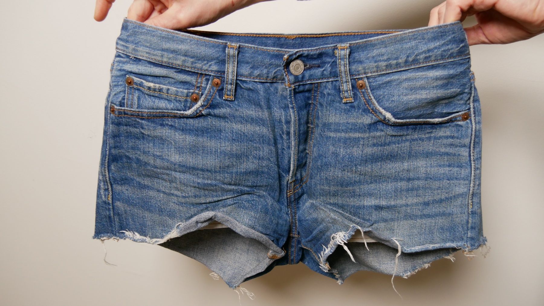 Levi's Hosen: Levis Jeans Shorts Grösse S 36 Denim – Gebraucht aus Zürich von julia_vina