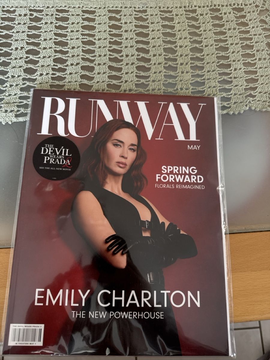 Zeitschriften & Magazine: Original Runway Printausgabe – Neu und originalverpackt aus Seon von mar_s2rr