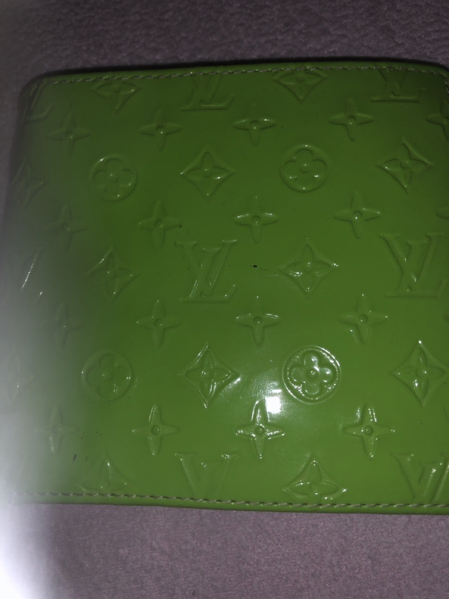 Portafogli: Bifold Wallet Louis Vuitton Monogram Vernis Lime Green – Usato da Baltschieder venduto da Miumiu21