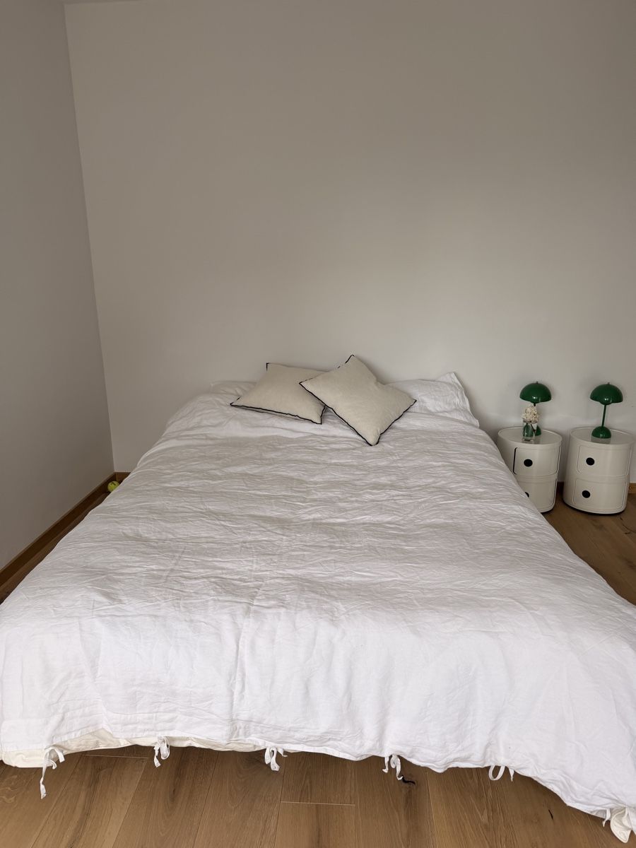 Letti: Bed 200cm x 160cm – Usato da Zürich venduto da ali_bb9z 1