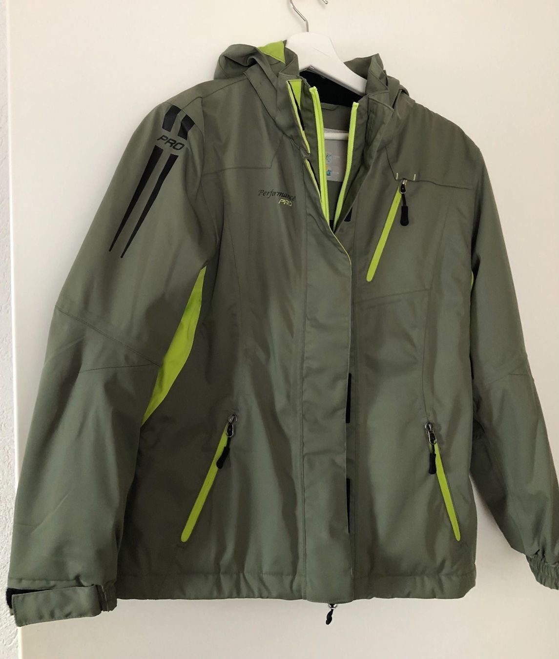 Giacche & Cappotti: Jacke Gr. 164 / Mädchen / neuwertig – Usato da Nussbaumen AG venduto da schuba2000 3