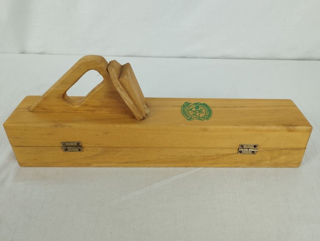 Alle Dekorationen: GÄNSERNDORFER KULINARIUM Schnaps-Box Hobel – Gebraucht aus Schübelbach von Restwert_Schubelbach 2