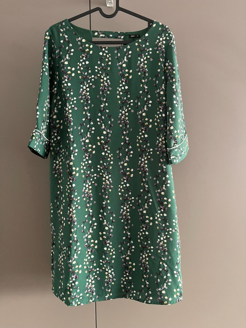 Only Vestiti: ONLY Kleid, Gr. 36, Grün mit Blumenmuster – Usato da Rheineck venduto da FGeissler
