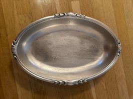 Vintage Zinn-Servierschale oval mit Barockrand – Dekorativer