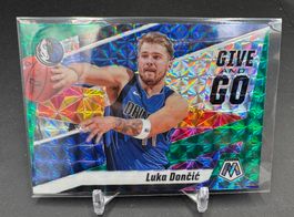 NBA Luka Doncic 2019 Panini Mosaic Give and Go Green #10