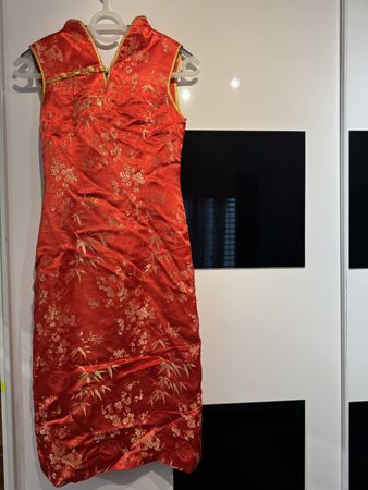Chinesisches Kleid Cheongsam rot gold Gr. S knielang festlic