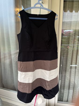 Kleid von Comma
