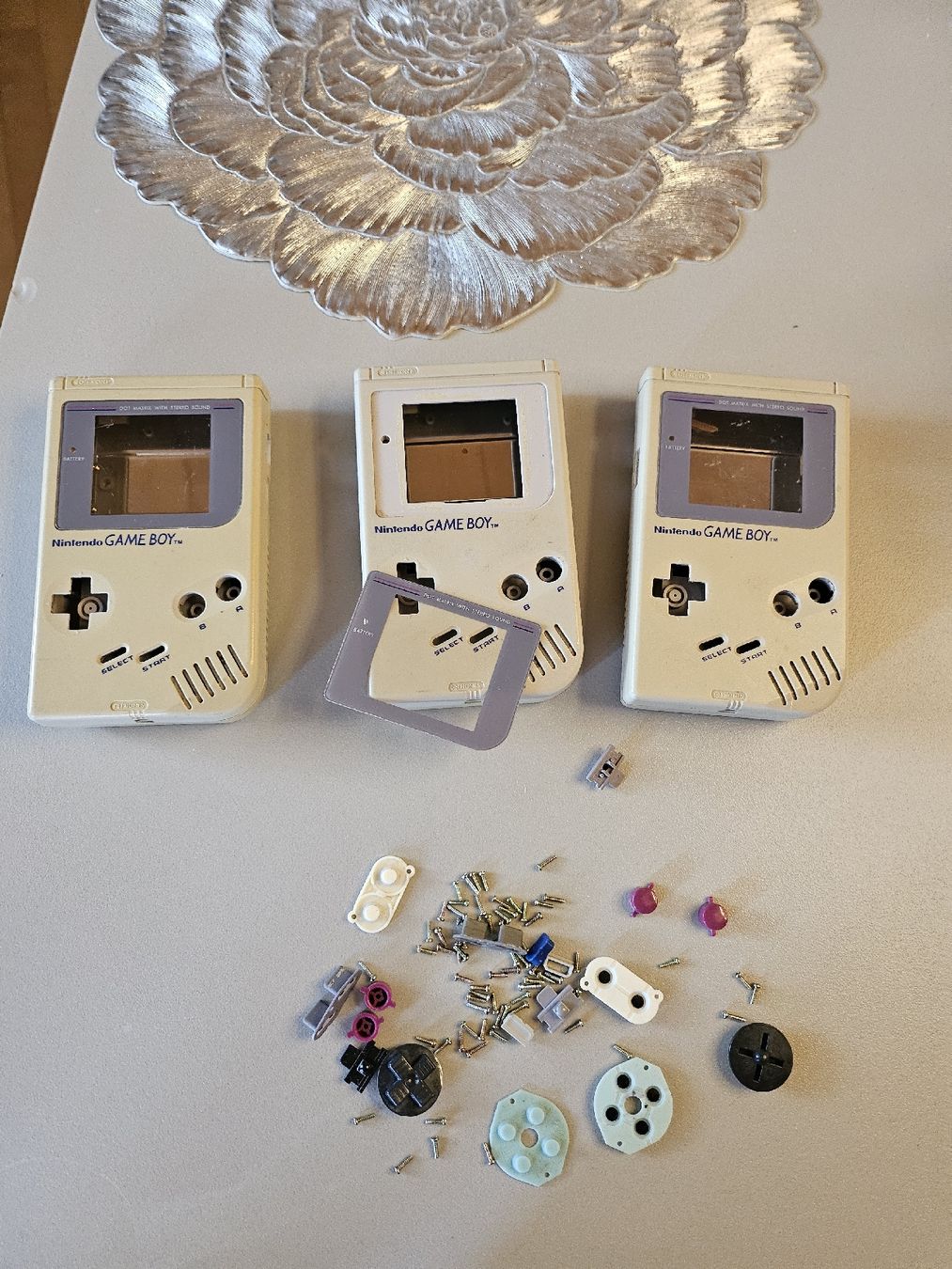 Nintendo Console: 3x Gameboy Ersatzteile und Cases  – Difettoso da St. Gallen venduto da Cocos_Ricardo