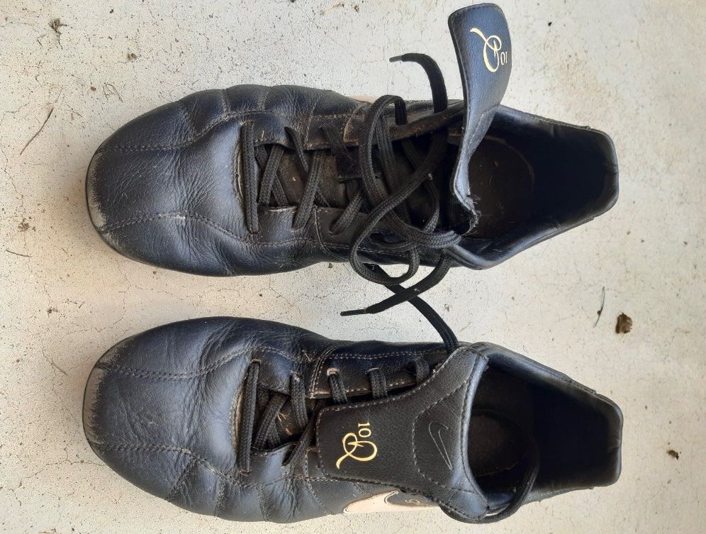 Nike Scarpe da uomo: Fussballschuhe Nike 38.5 – Usato da Frauenfeld venduto da RoseMaylie