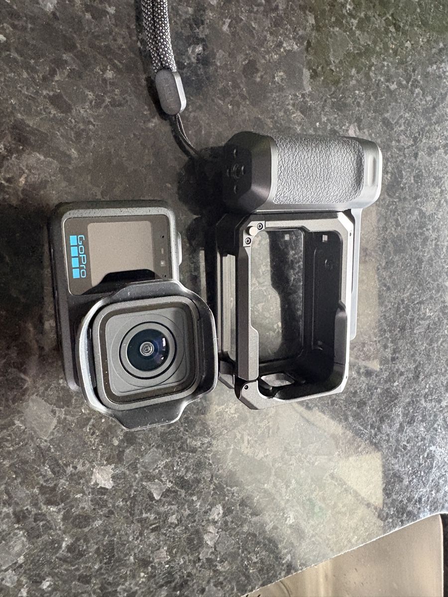 Gopro Action Cam: Gopro Mission 1 Pro + Griff – Nuovo (secondo la descrizione) da Oftringen venduto da leh_rd9s