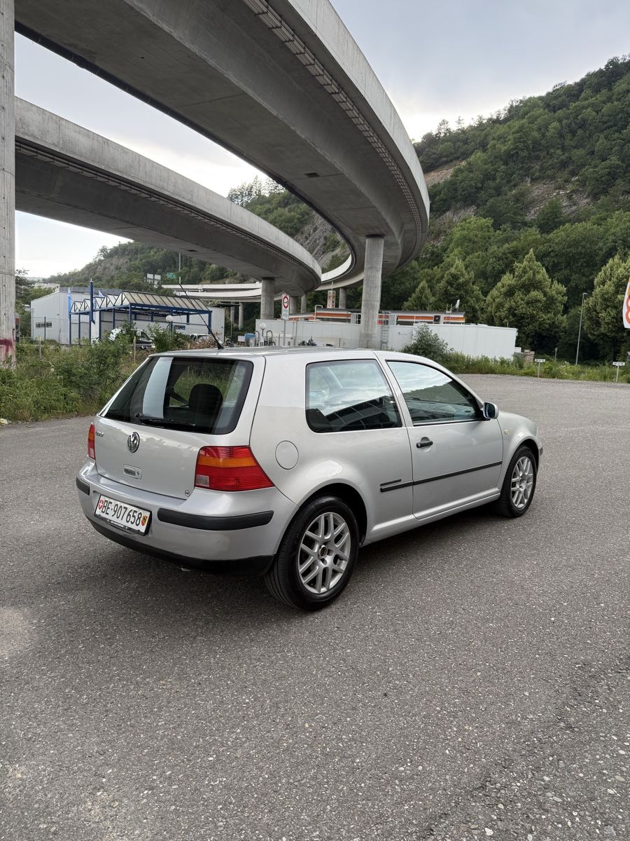 VW Automobili: VW GOLF IV 1.6 Automatique – Usato da Biel/Bienne venduto da MK_Cars 2