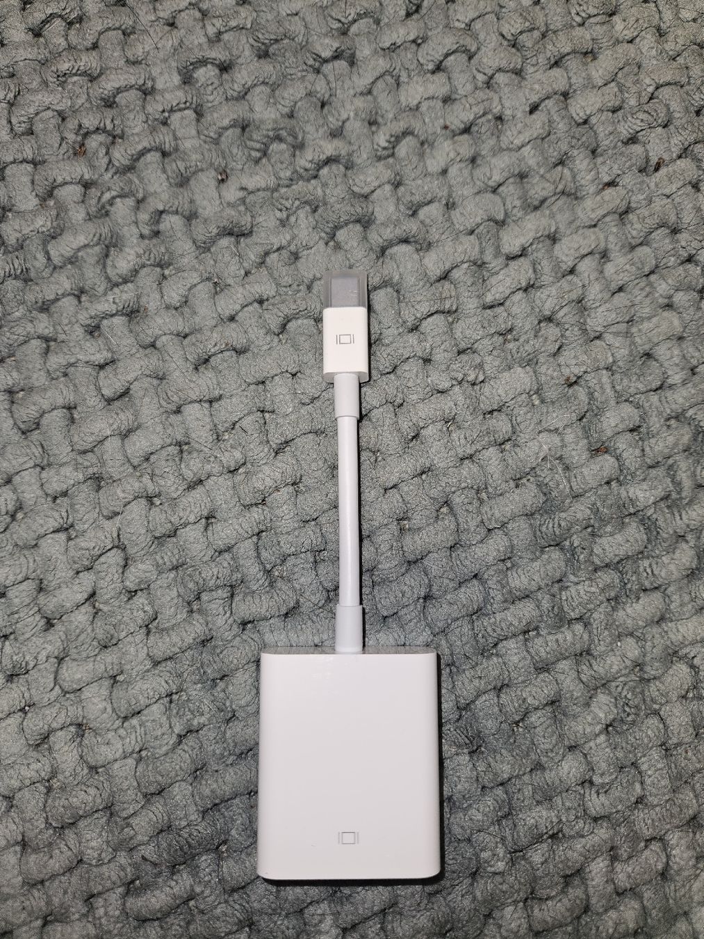 Apple Unità & Adattatore: Apple Mini DisplayPort to VGA Adapter – Usato da Reinach AG venduto da Irina_g00