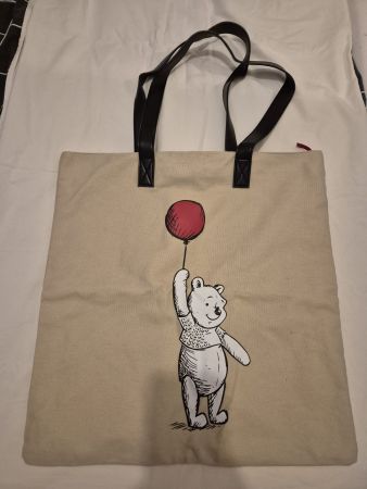 Sac cabas Winnie l'ourson motif ballon, pratiquement neuf