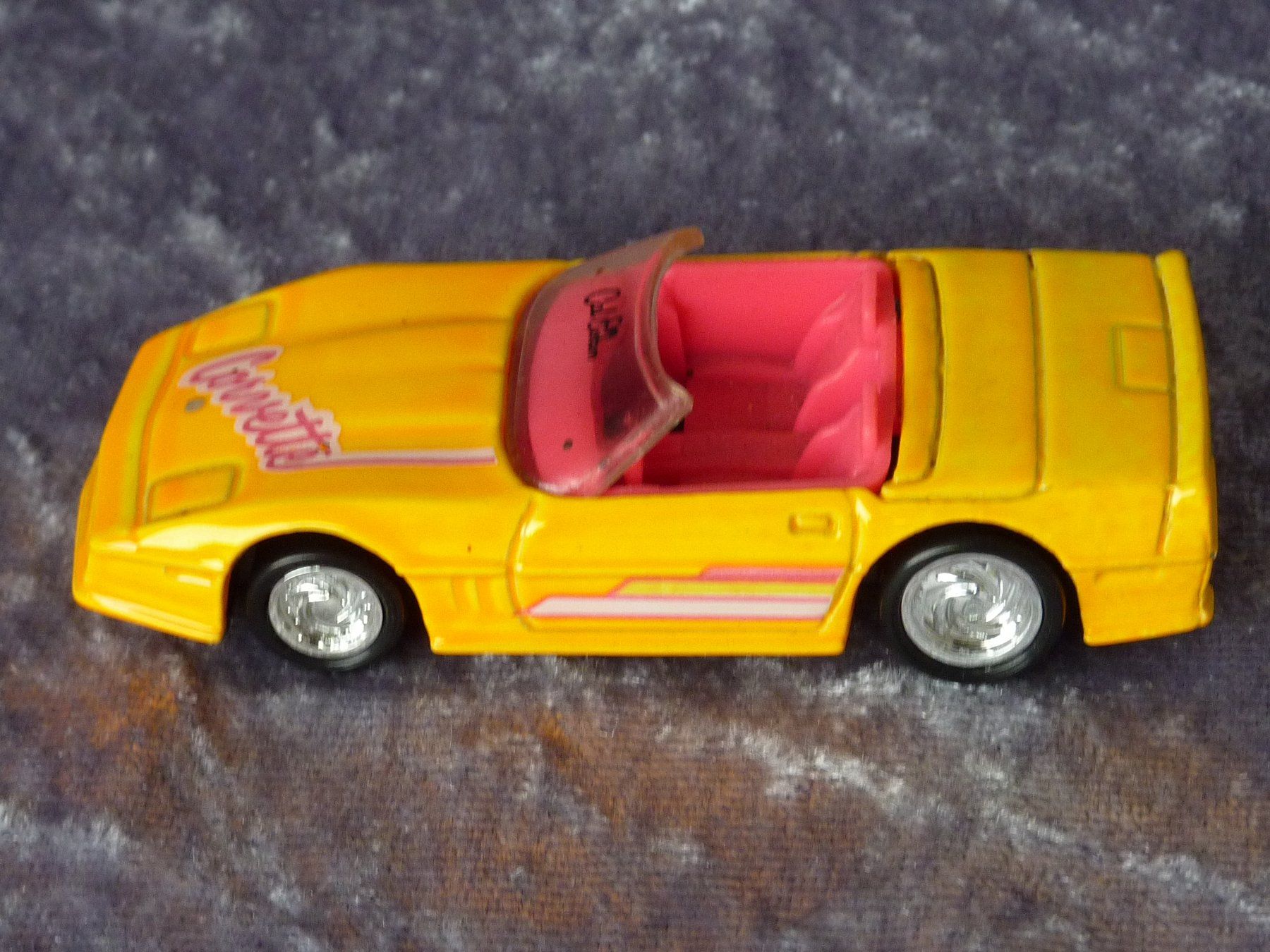 Hot Wheels Modellini d'auto: Custom Corvette Cal. Custom  1:64 – Usato da Dürrenäsch venduto da Cobra1ch 1