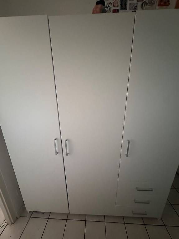 Schränke: Armoire Jysk comme neuf – Gebraucht aus Bevaix von pat_pn9c 1