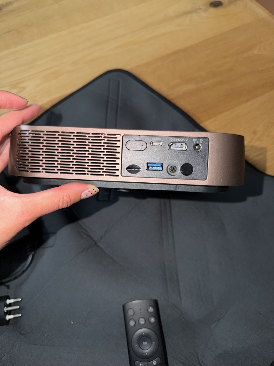 Viewsonic Proiettori: ViewSonic M2 Beamer mit  Bodenleinwand – Nuovo (secondo la descrizione) da Weinfelden venduto da ja.scho 1
