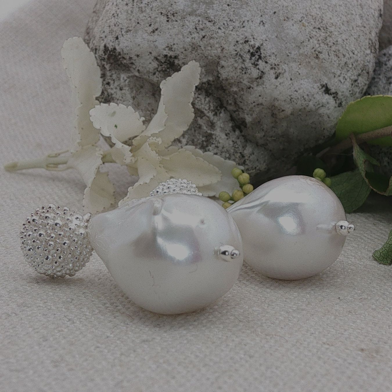 Olga Ribler Boucles d'oreille: Statement Ohrstecker mit Barock Perlen Silber 925 – Neuf (Voir description) à Luzern par Schmuckoutlet 3