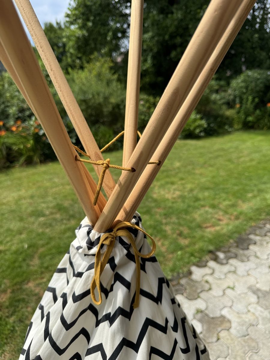 Nobodinoz Casette per bambini: Kinder Tipi Zelt  – Usato da Luzern venduto da NoenTrees 1