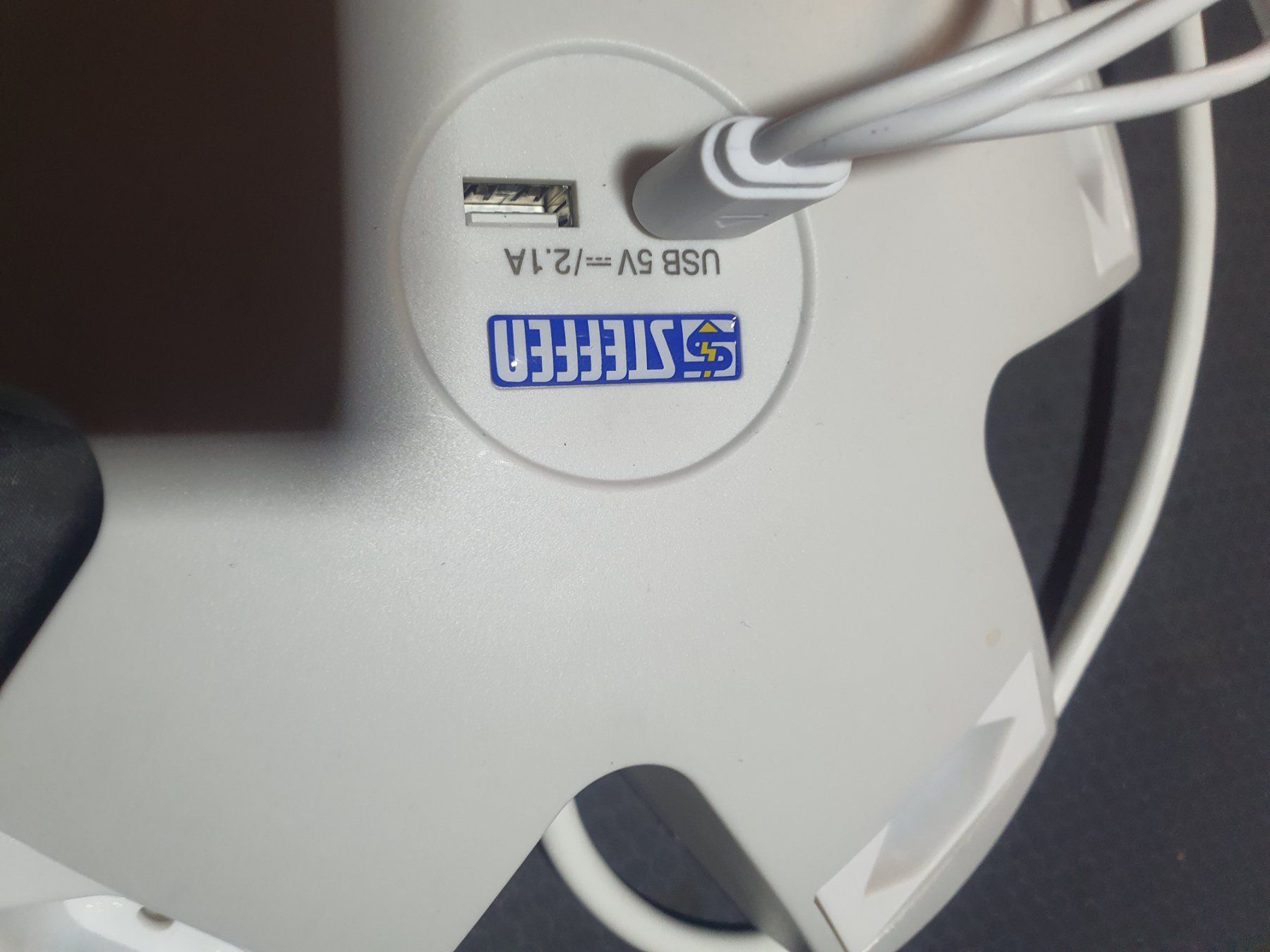 Fiches d'alim.: Steffen Krake 5fach Steckleiste mit 2 x USB – Neuf (Voir description) à Schachen LU par Dbd7 1