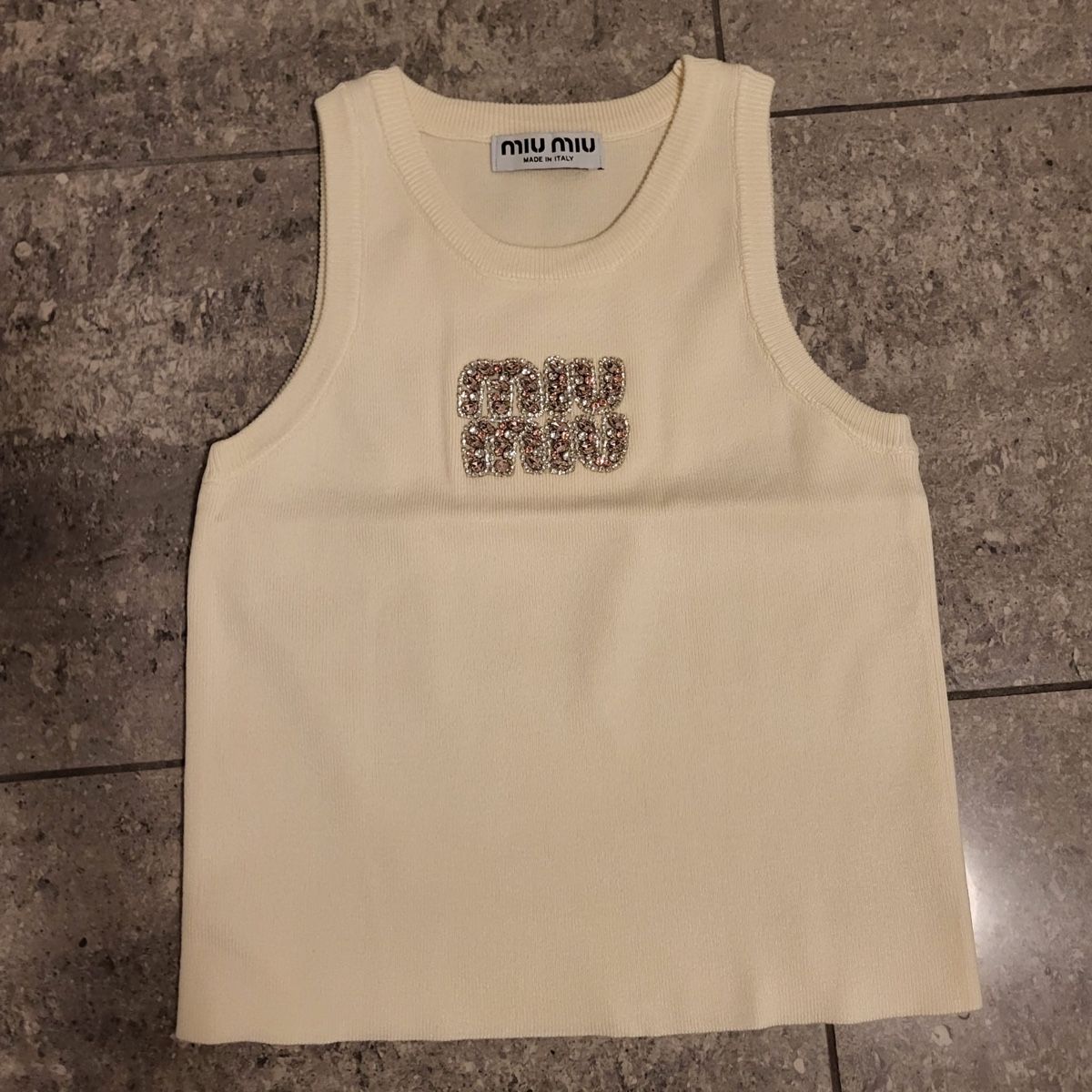 Miu Miu Tops: Miu Miu Tanktop – Neu (gemäss Beschreibung) aus Allschwil von lor_6cgq