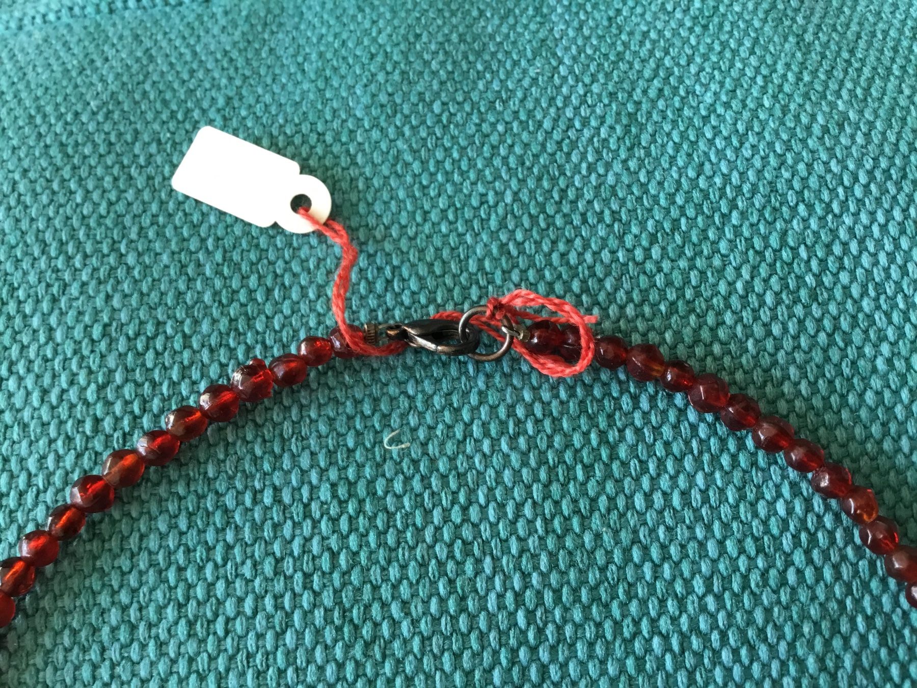 Catenine: Collier perles de verre bordeaux – Nuovo (secondo la descrizione) da Le Landeron venduto da nic_8hd5 2