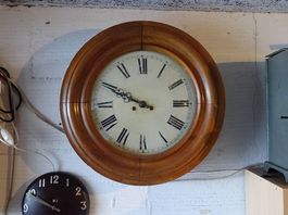 Runde Pendel Uhr Sehr Grosses Gehäuse ca. 1880 Jg. 