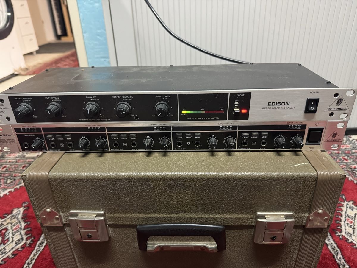 Musikinstrumente: Behringer Powerplay ha4400/ Edison ex1 studio geräte – Gebraucht aus Zunzgen von milesdavis76