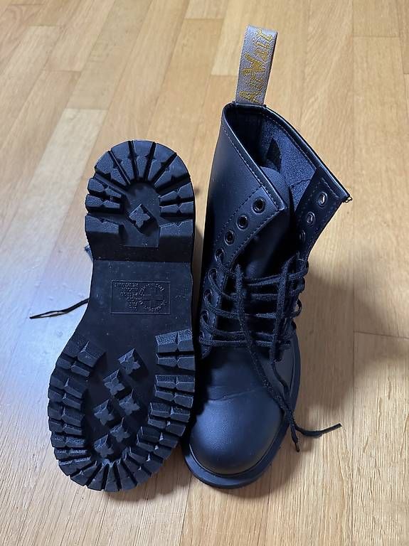Scarpe da uomo: Dr. Martens 1460 Vegan Gr. 40 – Usato da Uster venduto da cynale 3