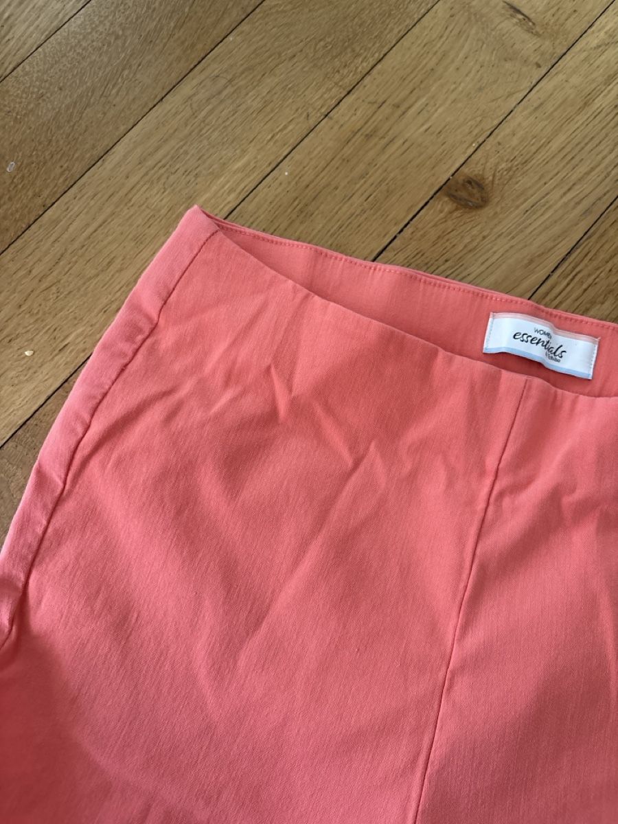 Pantaloni: Pantalon Capri Essentials, corail, taille 44, parfait été – Nuovo (secondo la descrizione) da Martigny venduto da O96 1