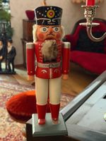Vintage Nussknacker DDR – Holz – rot/weiß – Erzgebirge-Stil