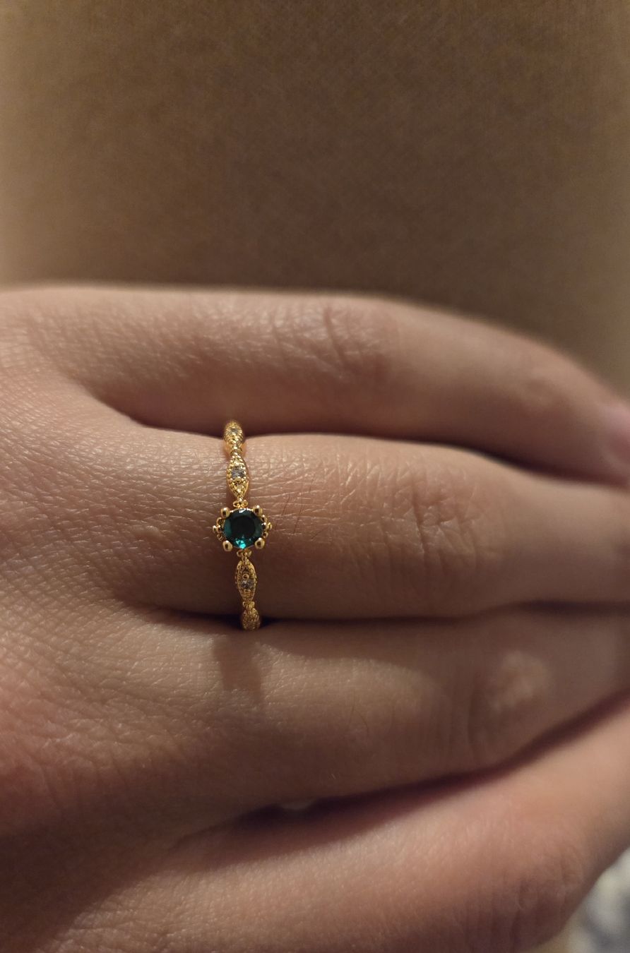 Anelli: 925 Silber Ring goldig mit grünem Stein – Nuovo e nell'imballaggio originale da Bazenheid venduto da Han_06 1