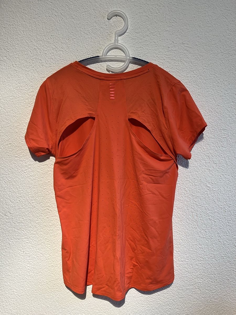 Under Armour T-shirt: Under Armour Shirt Iso-Chill – Nuovo (secondo la descrizione) da Meilen venduto da mogli_luna 2