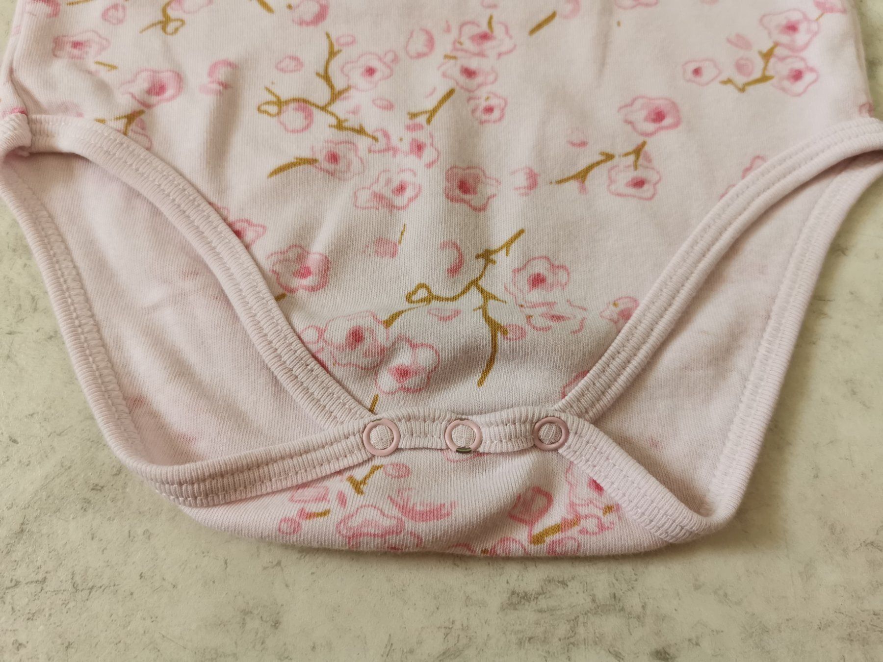 Camicie, Top & T-shirt: Body Gr. 86 – Usato da Seuzach venduto da Tureda 5